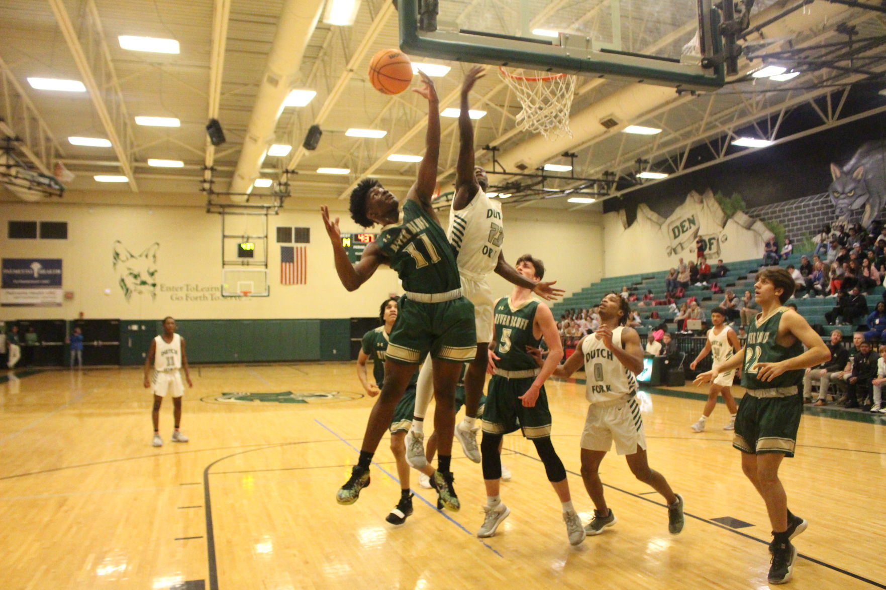 riverbluff boys basketball.JPG